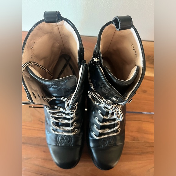 AUTHENTIC GUCCI BLACK QUILTED LACE UP LEATHER GG LOGO COMBAT BOOTS SZ 39/US 9 - Picture 8 of 15